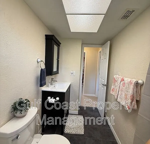3185 Clifford St — Photo 39
