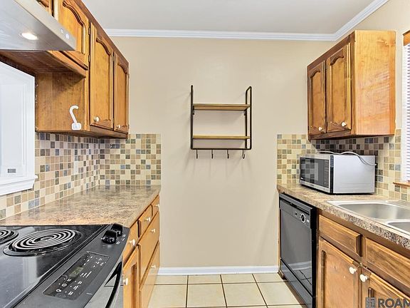 4th image of 10526 N Oak Hills Pkwy APT C