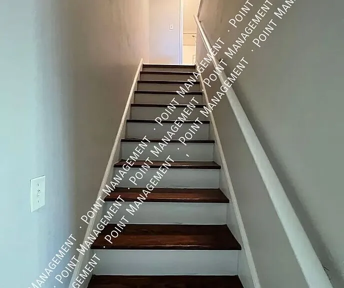 1920 Eastern Ave NE — Photo 6