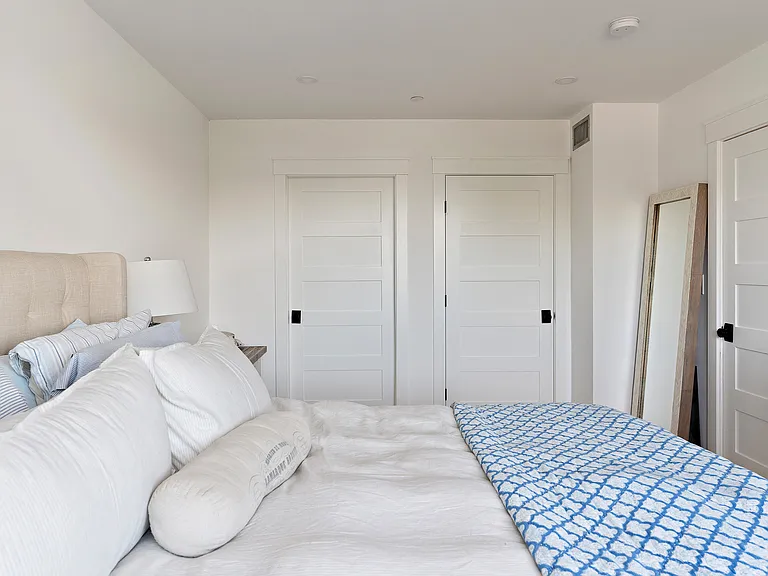 65 Chelsea St #403 — Photo 9