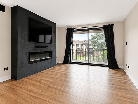 4th image of 11015 S Theresa Cir APT 3C
