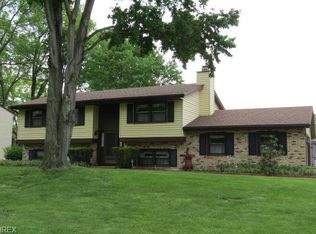 333 Deepwood Ln, Amherst, OH 44001