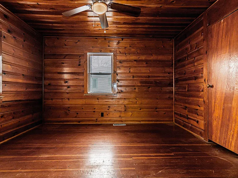 214 W Walnut St — Photo 18