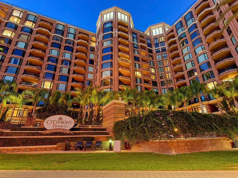 500 W Harbor Dr #1020 — Photo 48