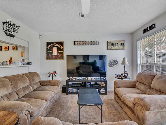 2nd image of 139 Woodberry Dr