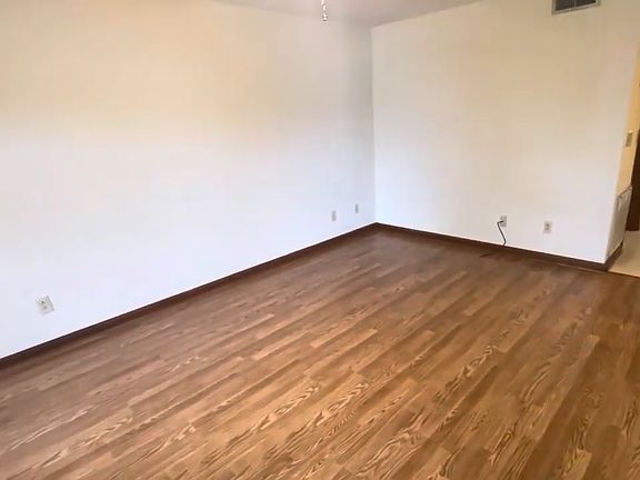 2nd image of 115 N Montgomery St APT 1
