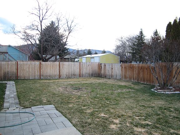 3rd image of 518 Fairfield Ln