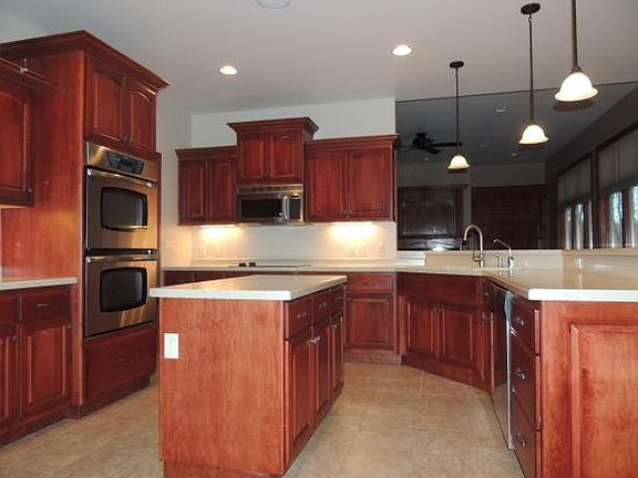 2nd image of 6757 Dillion Ln