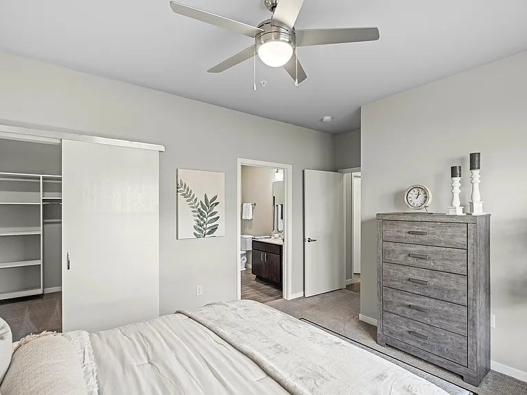 High Bluff Townhomes Bedroom