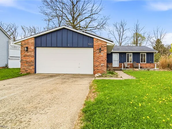 562 Vesely Ct, Eastlake, OH 44095