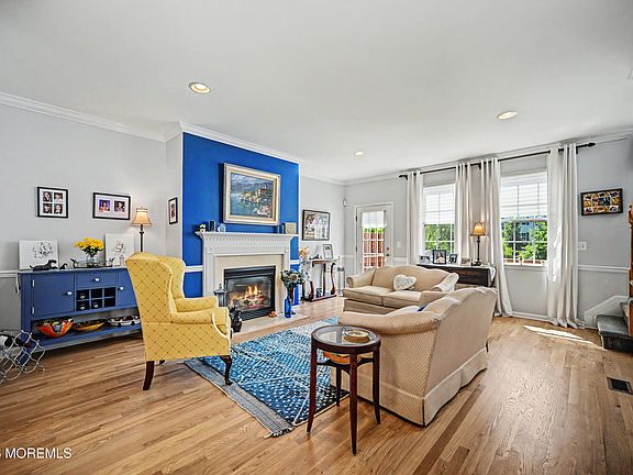 5th image of 12 Sandra Court #2747