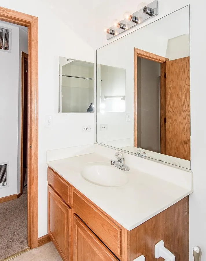 4133 Blackstone Dr — Photo 3