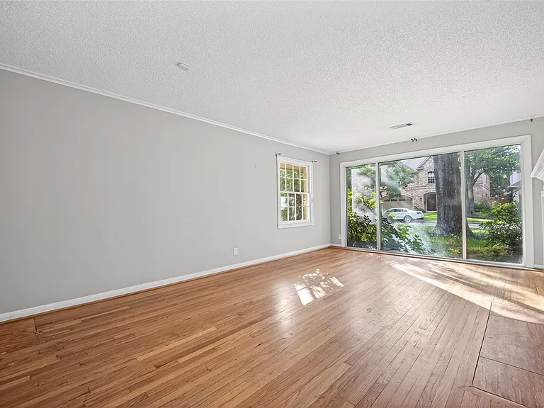 3731 Drake St — Photo 8