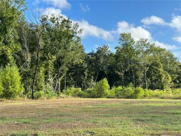 128 Wood Duck Dr, Belle Chasse, LA 70037