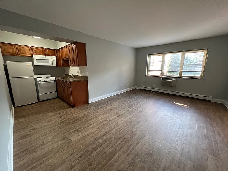 6000 N Sheridan Rd — Photo 1