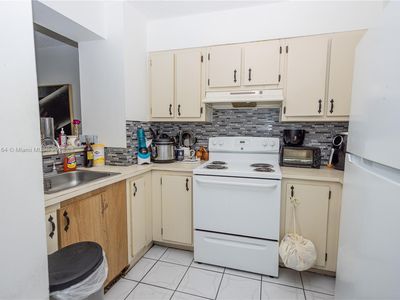 546 SW 1st St APT 609, Miami, FL, 33130