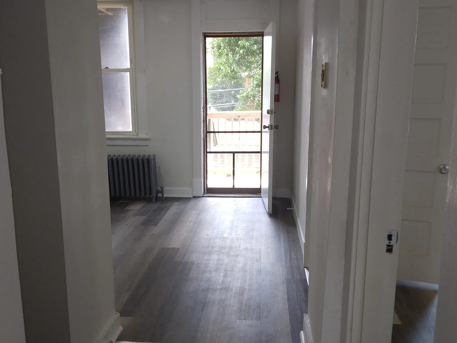 404 Center Street - 402-2 — Photo 3