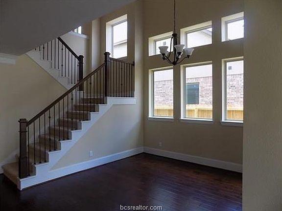 5th image of 2536 Kinnersley Ln