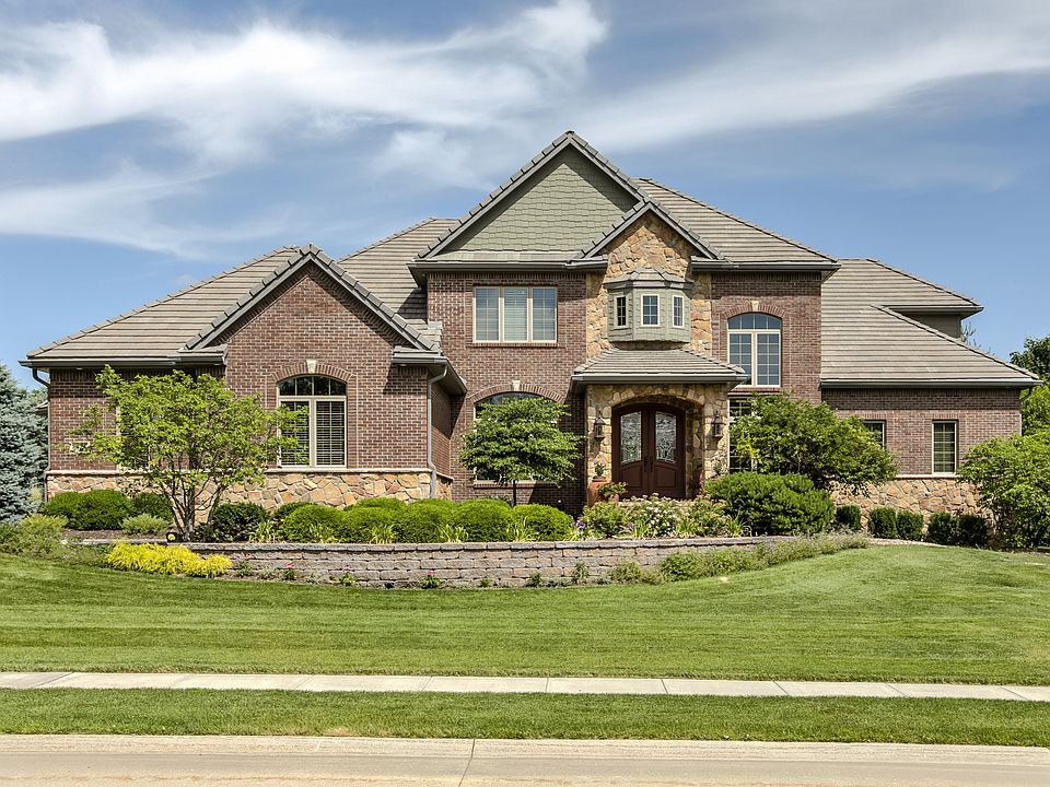 1st image of 1629 S 187th Cir