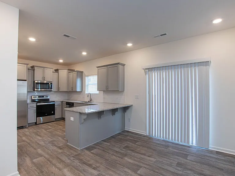 7030 Duncan Acres Dr — Photo 4