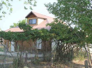 649 E 8th St, Cimarron, NM 87714