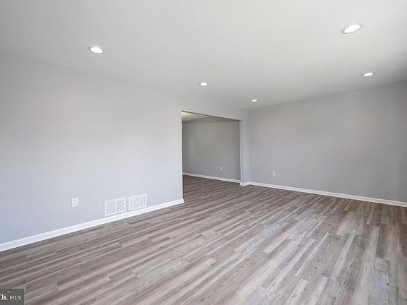 3rd image of 2040 S Olden Ave