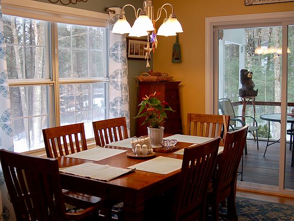 Large sunny eat in kitchen