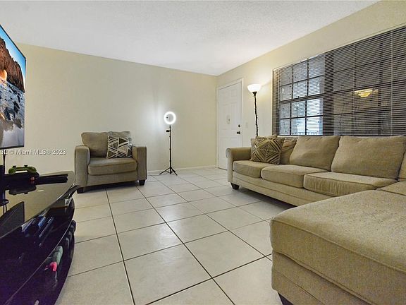 4th image of 4177 Oak Terrace Dr #4177