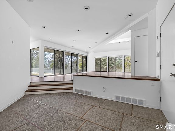 2nd image of 3-A Meetinghouse Lane