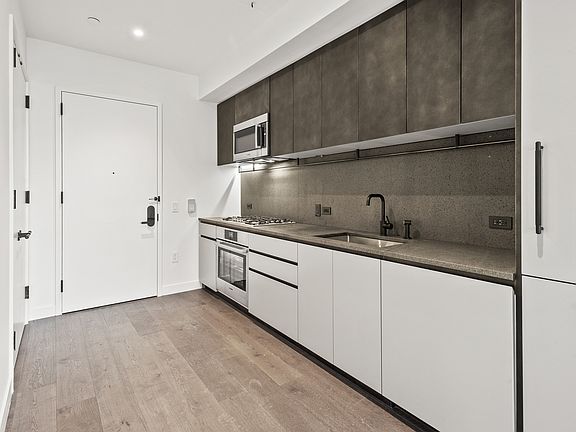 4th image of 11 Hoyt St #17K
