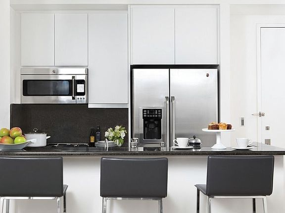 3rd image of 330 W 38th St Rm 609