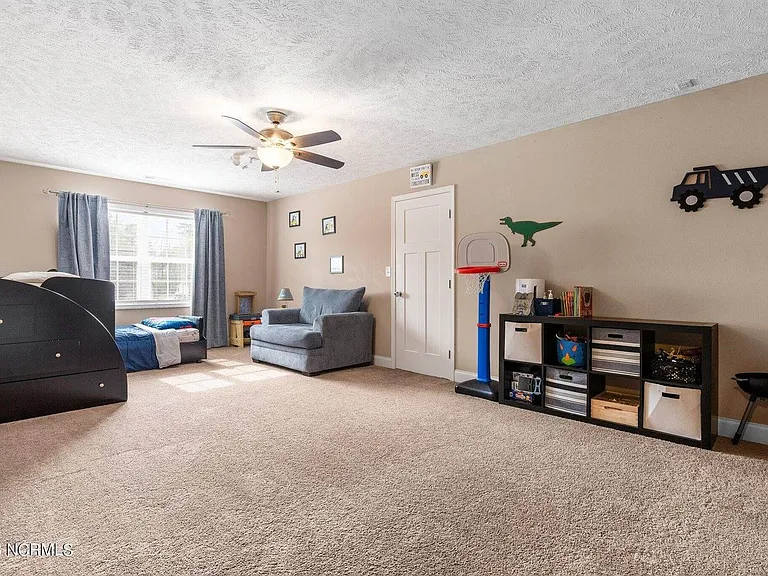 160 Argyll Ave — Photo 22