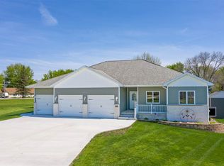 105 Winsor Ridge Dr, Raymond, IA 50667