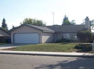 377 Teddy St, Farmersville, CA 93223