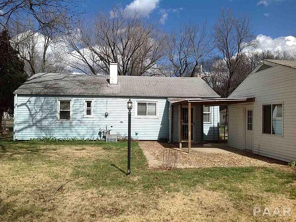 3rd image of 320 Saint Clair Dr