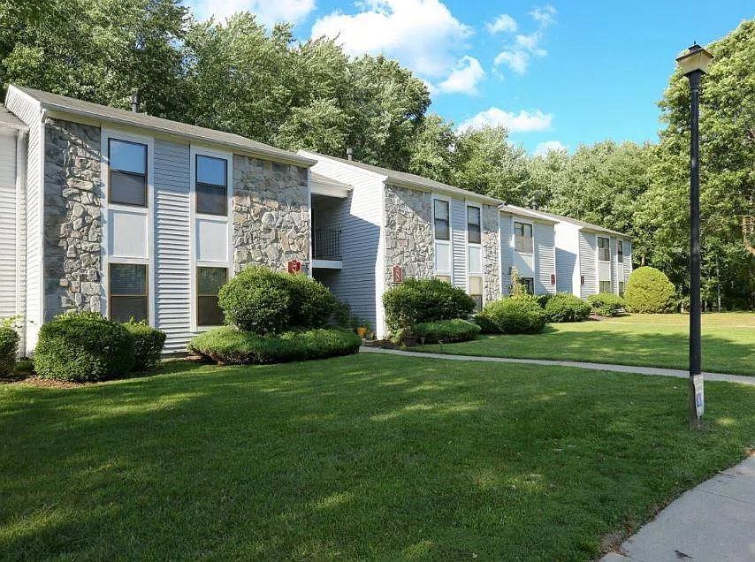 Willow Ridge Village Apartments — Photo 2