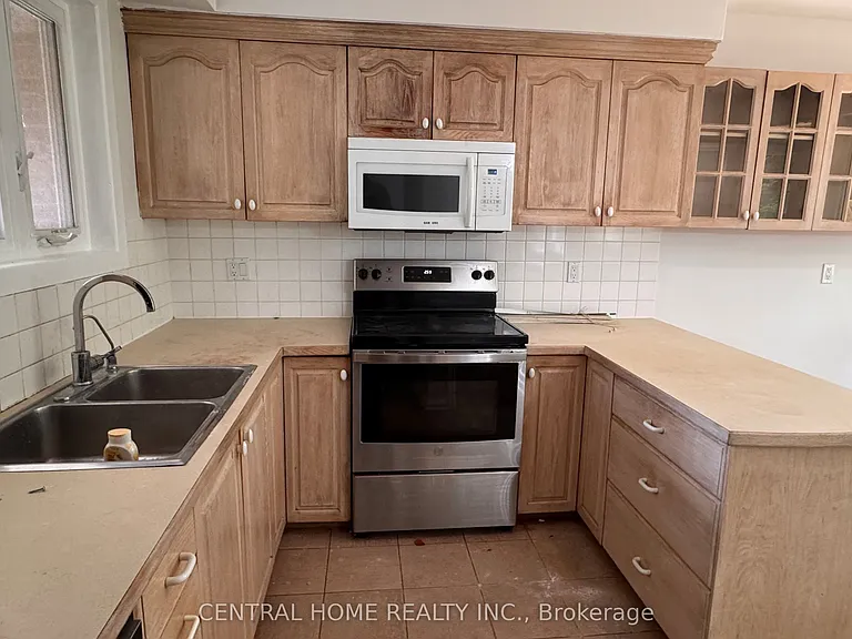 100 Burbank Dr — Photo 11