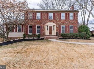 7608 Hayfield Rd, Alexandria, VA 22315
