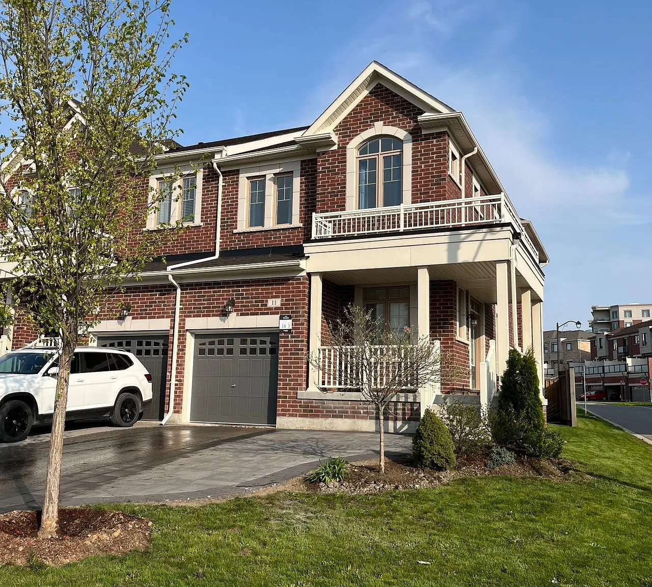 4 bed, $3,400 — Photo 1