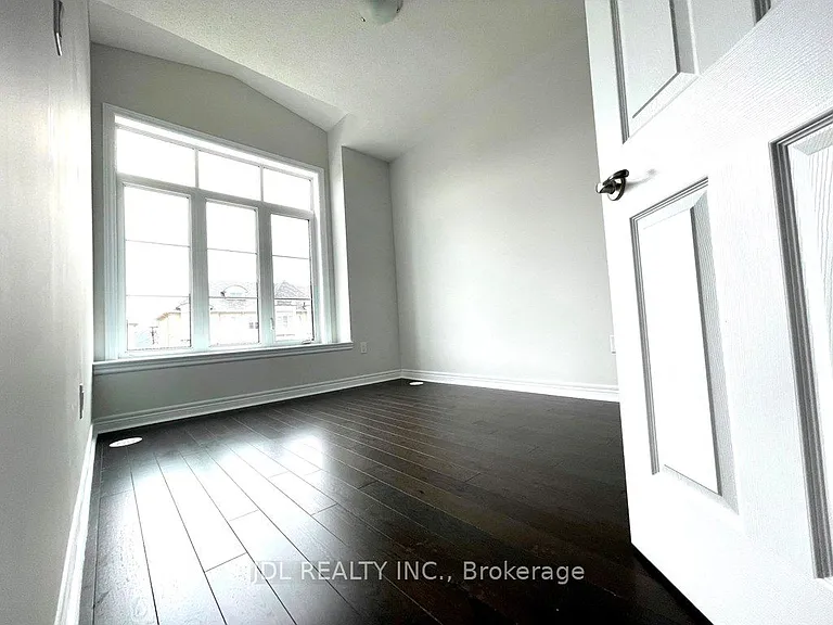 95 Grand Trunk Ave — Photo 10