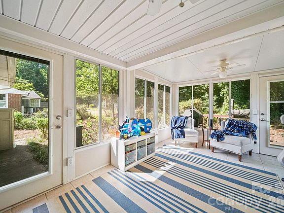 3rd image of 5326 Murrayhill Rd