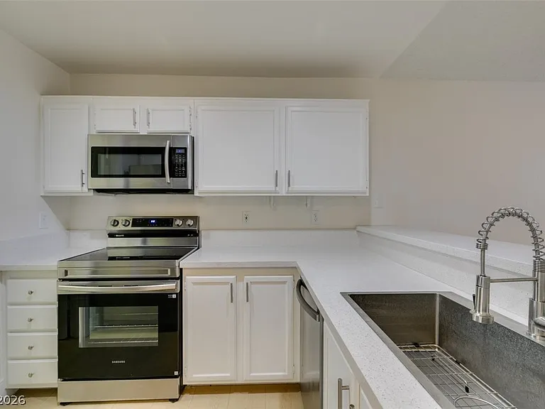 1800 Edmond St #124 — Photo 40