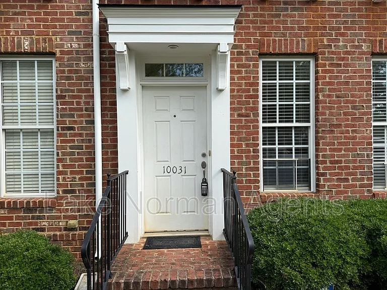 10031 Ansonborough Sq — Photo 2