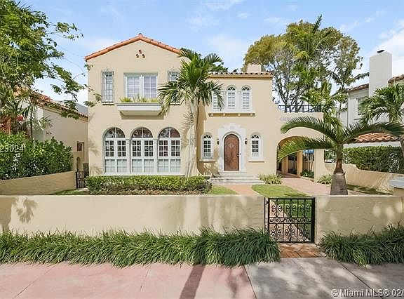 2nd image of 733 Alhambra Cir