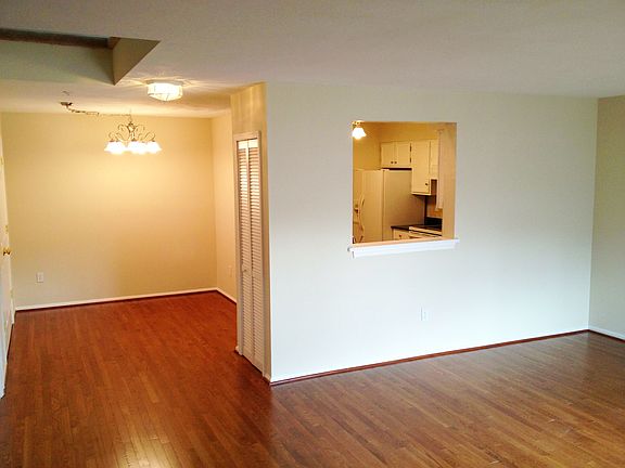 4th image of 31 Highstream Ct #1028