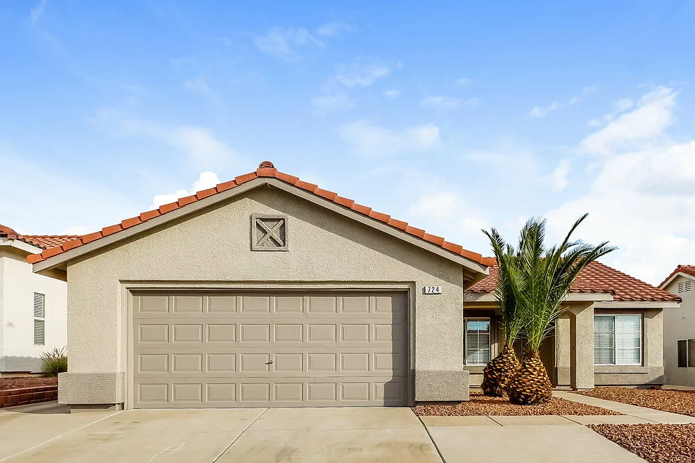 3 bed, 2.0 bath, 1340 sqft, $3,040 — Photo 1