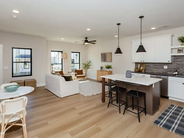 Southwest Prairie Trail Townhomes, 2711 SW 24th Ln, Ankeny, IA 50023