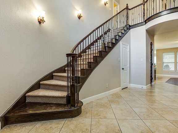 2nd image of 316 Turtle Creek Dr