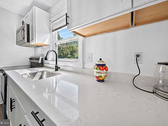 3rd image of 637 Manassas Ave