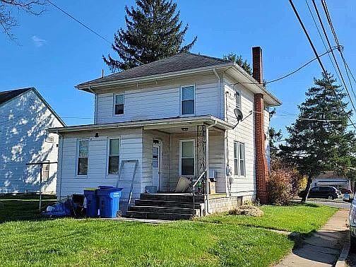 2nd image of 1075 Chambers St